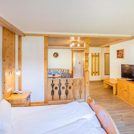 Hotel Winklerhof Holzgau Eksteriør bilde