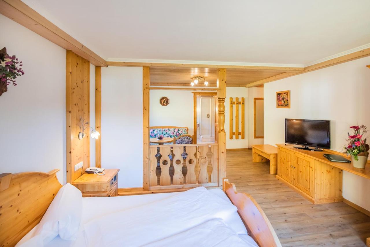 Hotel Winklerhof Holzgau Eksteriør bilde