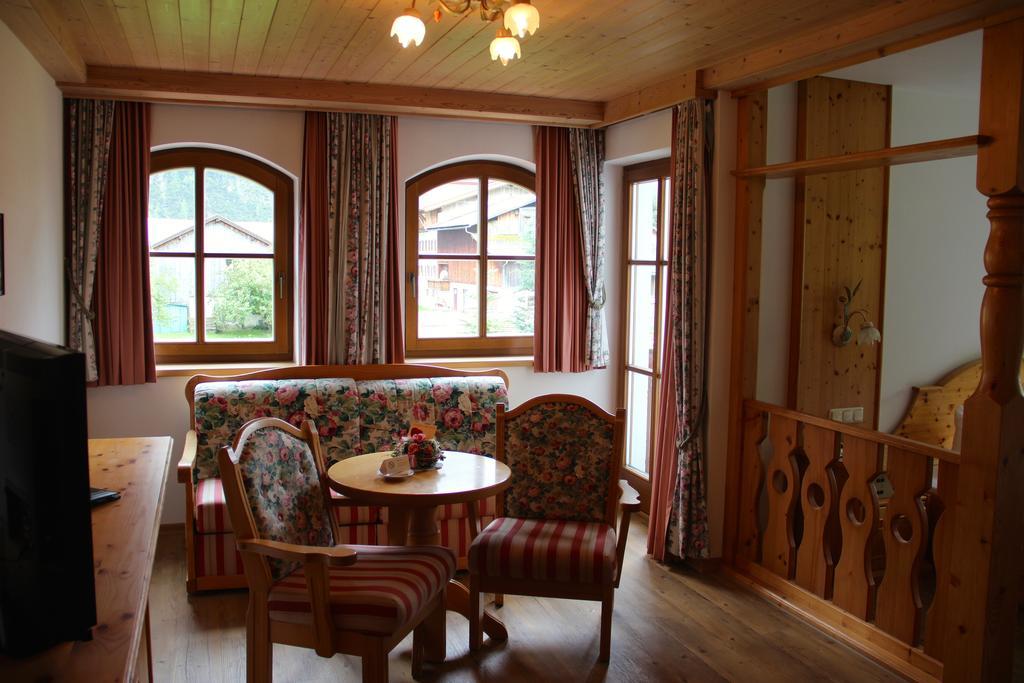 Hotel Winklerhof Holzgau Rom bilde