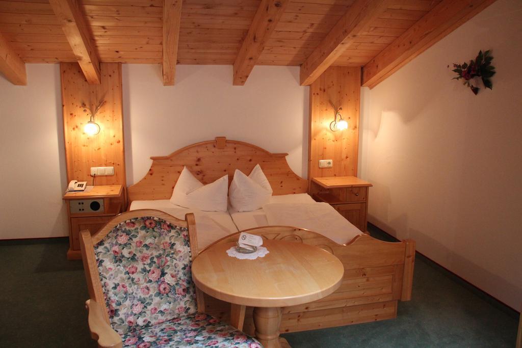 Hotel Winklerhof Holzgau Rom bilde