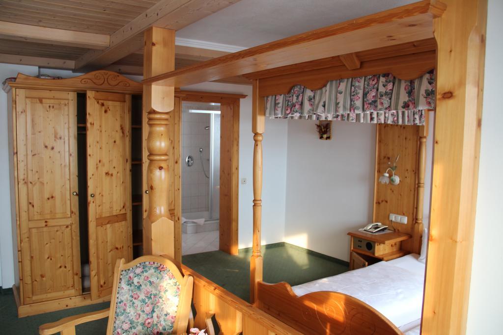 Hotel Winklerhof Holzgau Rom bilde